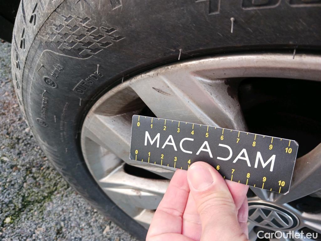  Volkswagen  T-ROC VOLKSWAGEN  / 2017 / 5P / todoterreno Advance 1.6 TDI 85kW (115CV) #30