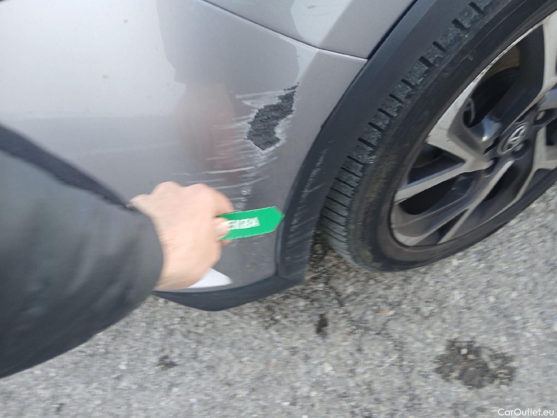  Toyota  C-HR TOYOTA  / 2016 / 5P / todoterreno 1.8 125H Advance (CX) #5