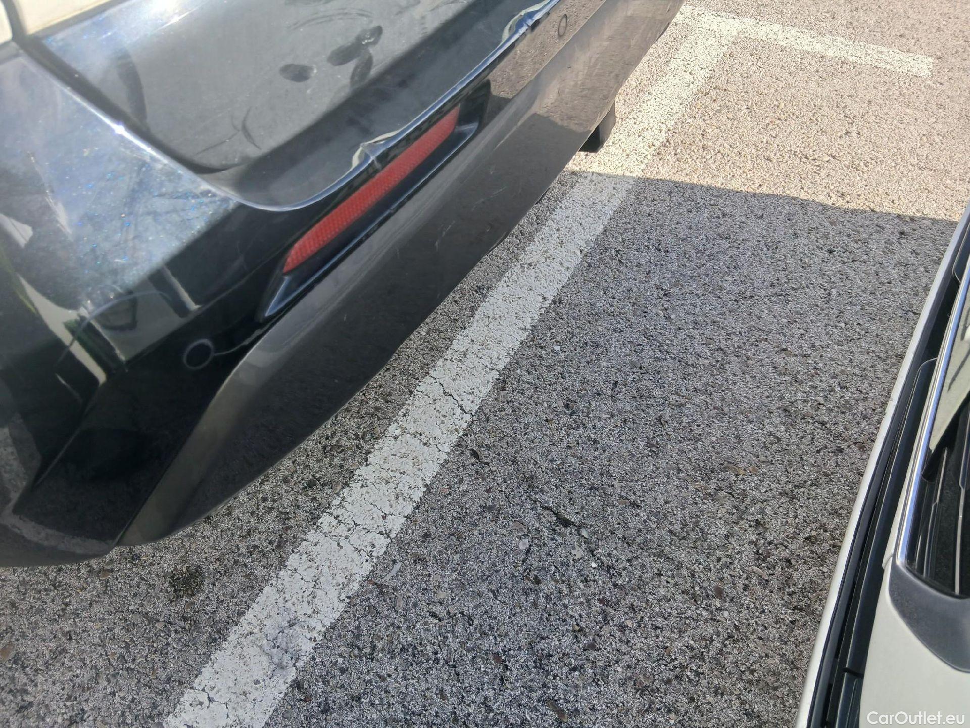  Toyota  RAV4 TOYOTA  / 2018 / 5P / todoterreno 2.5l 220H Style #24