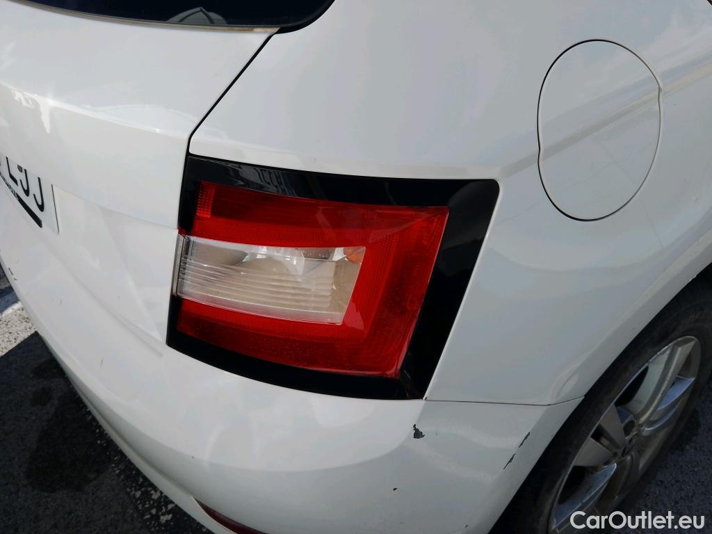  Skoda  Fabia SKODA  / 2018 / 5P / berlina con portón 1.0 TSI 81kW (110cv) Ambition Plus (CX) #1