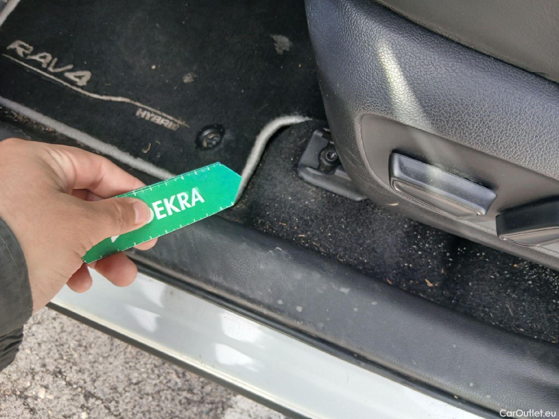  Toyota  RAV4 TOYOTA  / 2018 / 5P / todoterreno 2.5l 220H Style #2