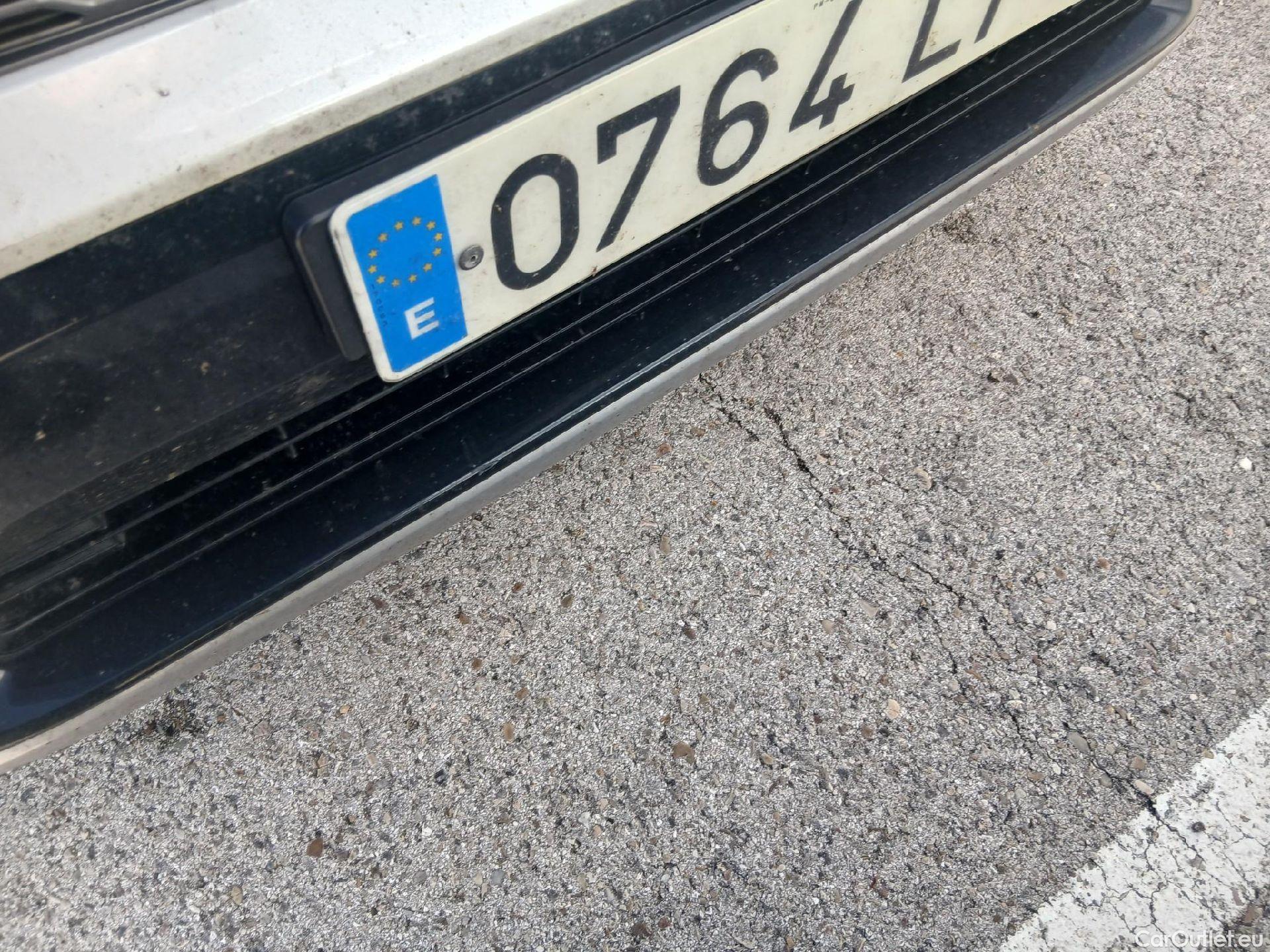  Toyota  RAV4 TOYOTA  / 2018 / 5P / todoterreno 2.5l 220H Style #9