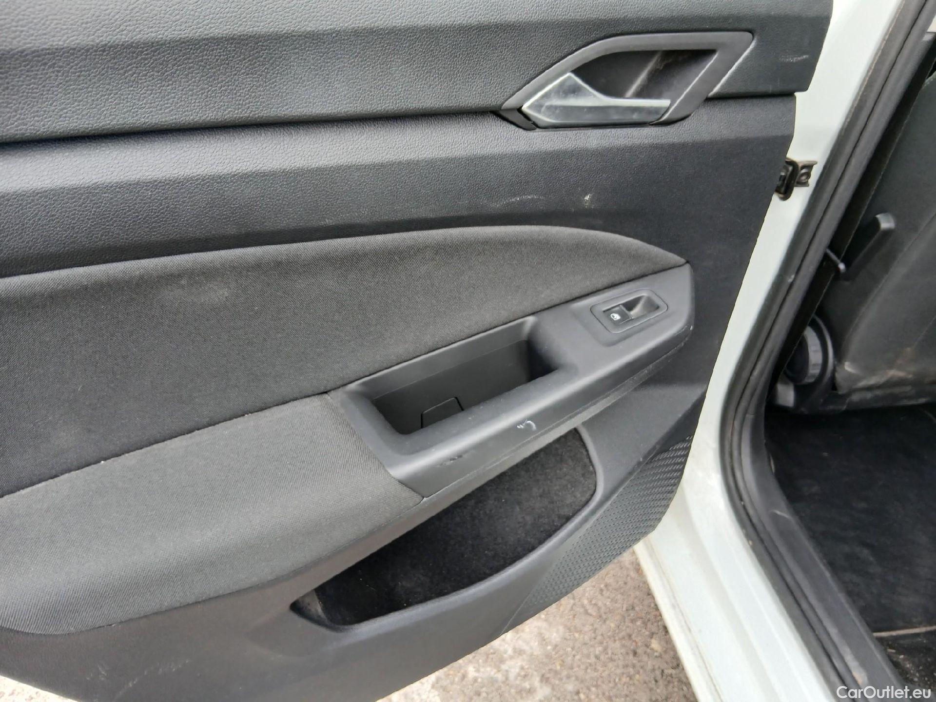  Volkswagen  Golf  VOLKSWAGEN / 2020 / 5P / familiar Life 1.0 eTSI 81kW (110CV) DSG Variant #45