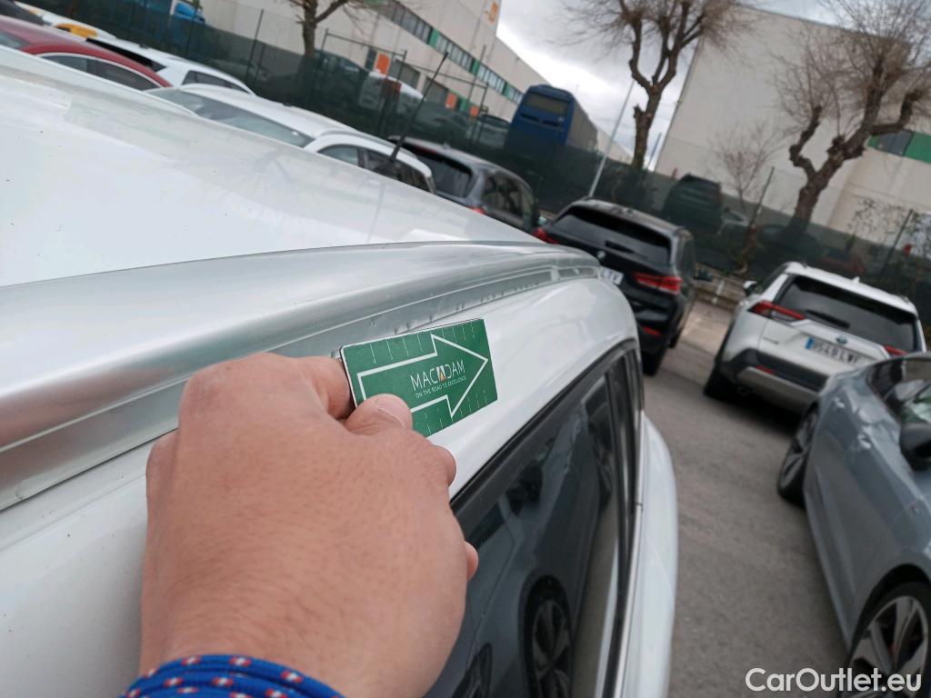  Renault  Megane RENAULT Mégane / 2015 / 5P / familiar Sp. Tourer Zen En. dCi 81kW (110CV) #13