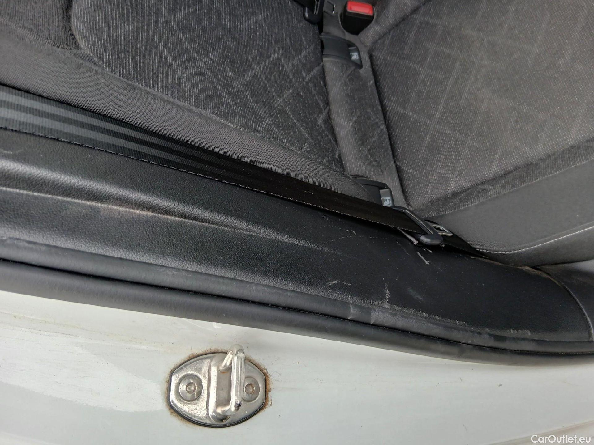  Volkswagen  Golf  VOLKSWAGEN / 2020 / 5P / familiar Life 1.0 eTSI 81kW (110CV) DSG Variant #39