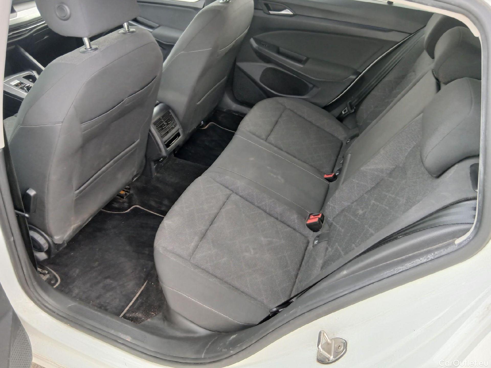  Volkswagen  Golf  VOLKSWAGEN / 2020 / 5P / familiar Life 1.0 eTSI 81kW (110CV) DSG Variant #48