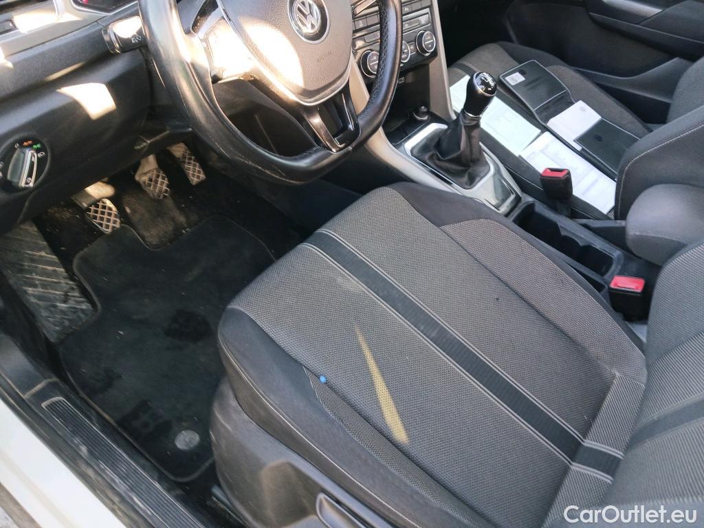  Volkswagen  T-ROC VOLKSWAGEN  / 2017 / 5P / todoterreno Advance 1.6 TDI 85kW (115CV) #7