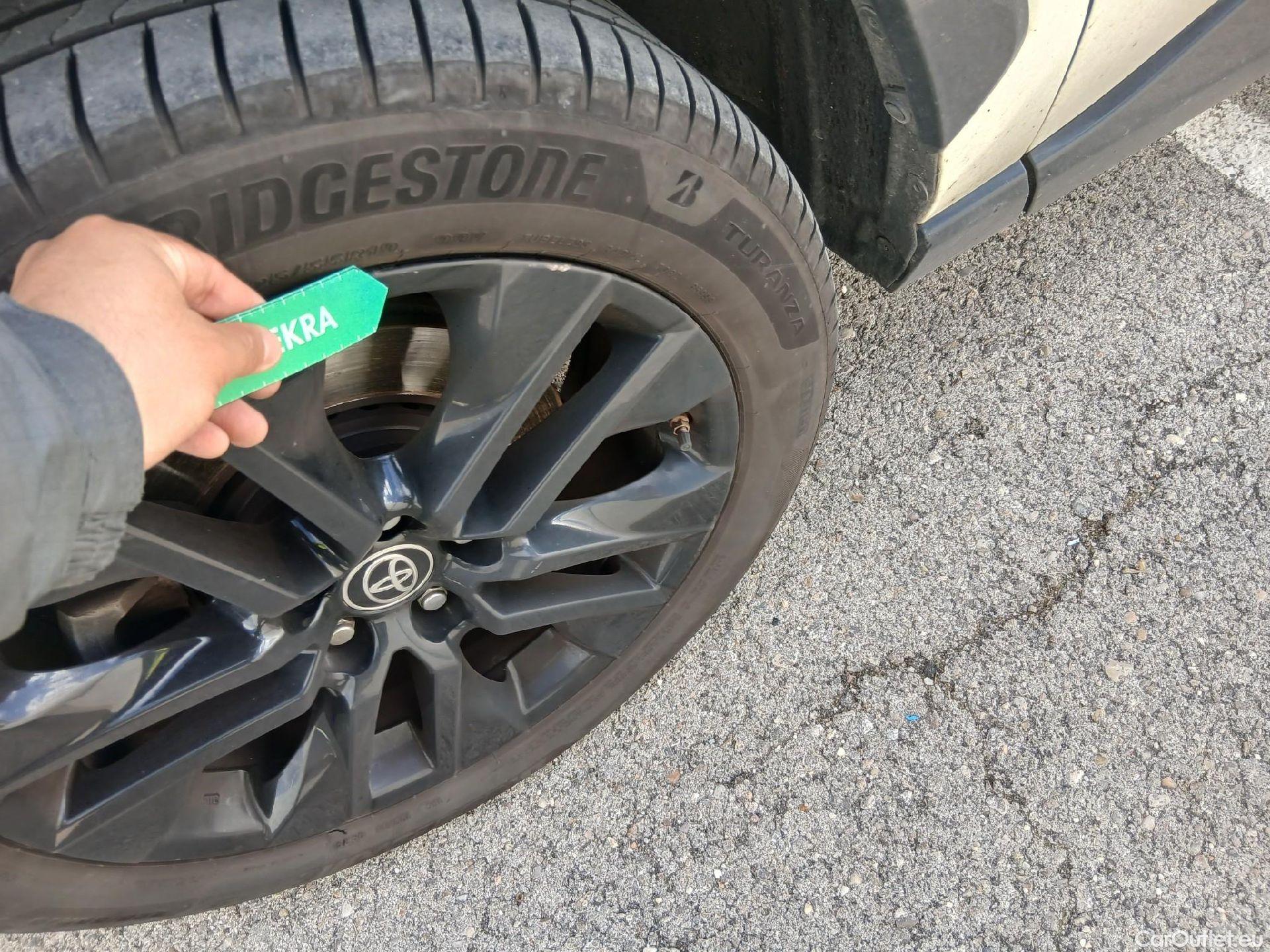  Toyota  RAV4 TOYOTA  / 2018 / 5P / todoterreno 2.5l 220H Style #14