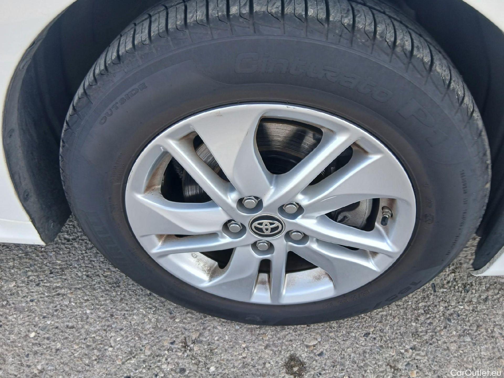  Toyota  Yaris TOYOTA  / 2020 / 5P / berlina con portón 1.5 120H Business Plus #15