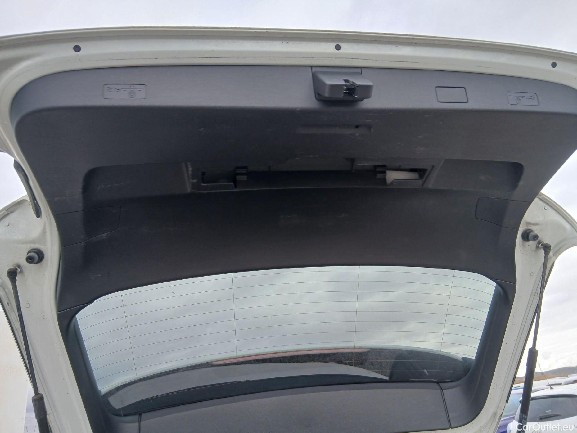  Volkswagen  Golf  VOLKSWAGEN / 2020 / 5P / familiar Life 1.0 eTSI 81kW (110CV) DSG Variant #22