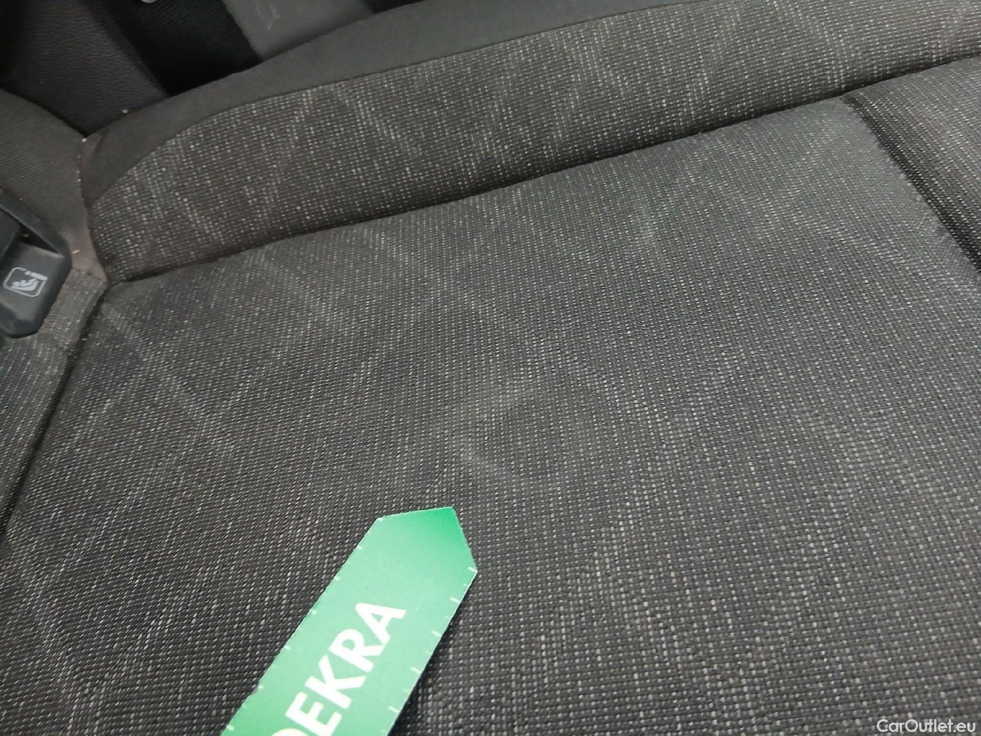  Volkswagen  Golf  VOLKSWAGEN / 2020 / 5P / familiar Life 1.0 eTSI 81kW (110CV) DSG Variant #43