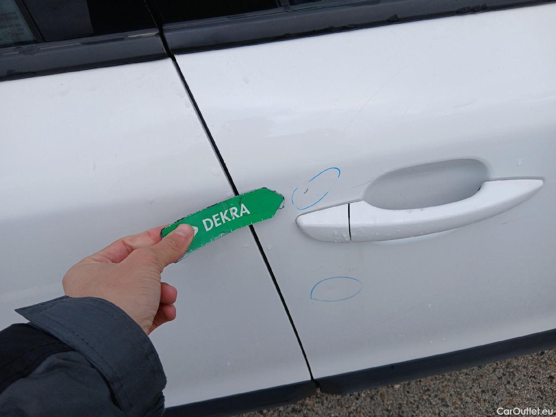  Peugeot  2008 PEUGEOT  / 2019 / 5P / todoterreno Active Puretech 100 S&S BVM6 #30