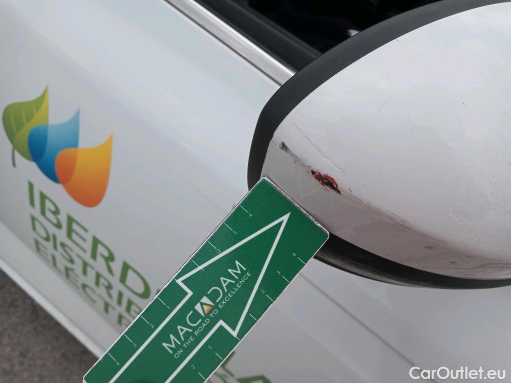  Renault  Megane RENAULT Mégane / 2015 / 5P / familiar Sp. Tourer Zen En. dCi 81kW (110CV) #42