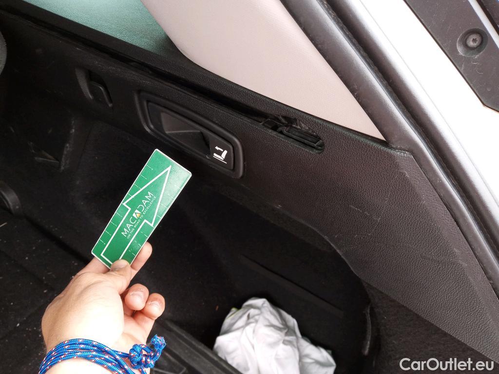  Renault  Megane RENAULT Mégane / 2015 / 5P / familiar Sp. Tourer Zen En. dCi 81kW (110CV) #34