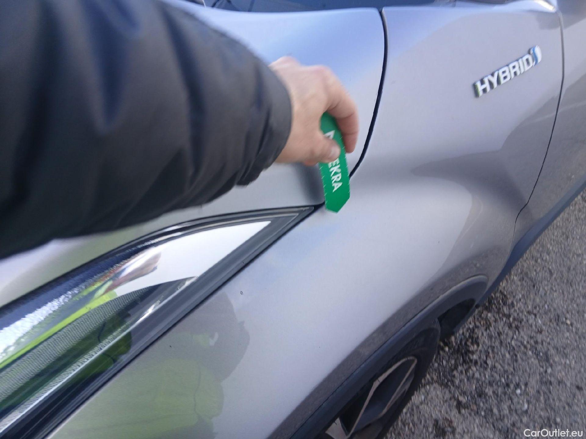  Toyota  C-HR TOYOTA  / 2016 / 5P / todoterreno 1.8 125H Advance (CX) #9