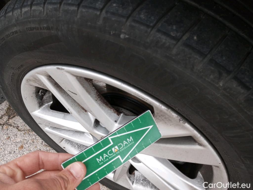  Toyota  Corolla TOYOTA  1.8 125H ACTIVE TECH E-CVT #41