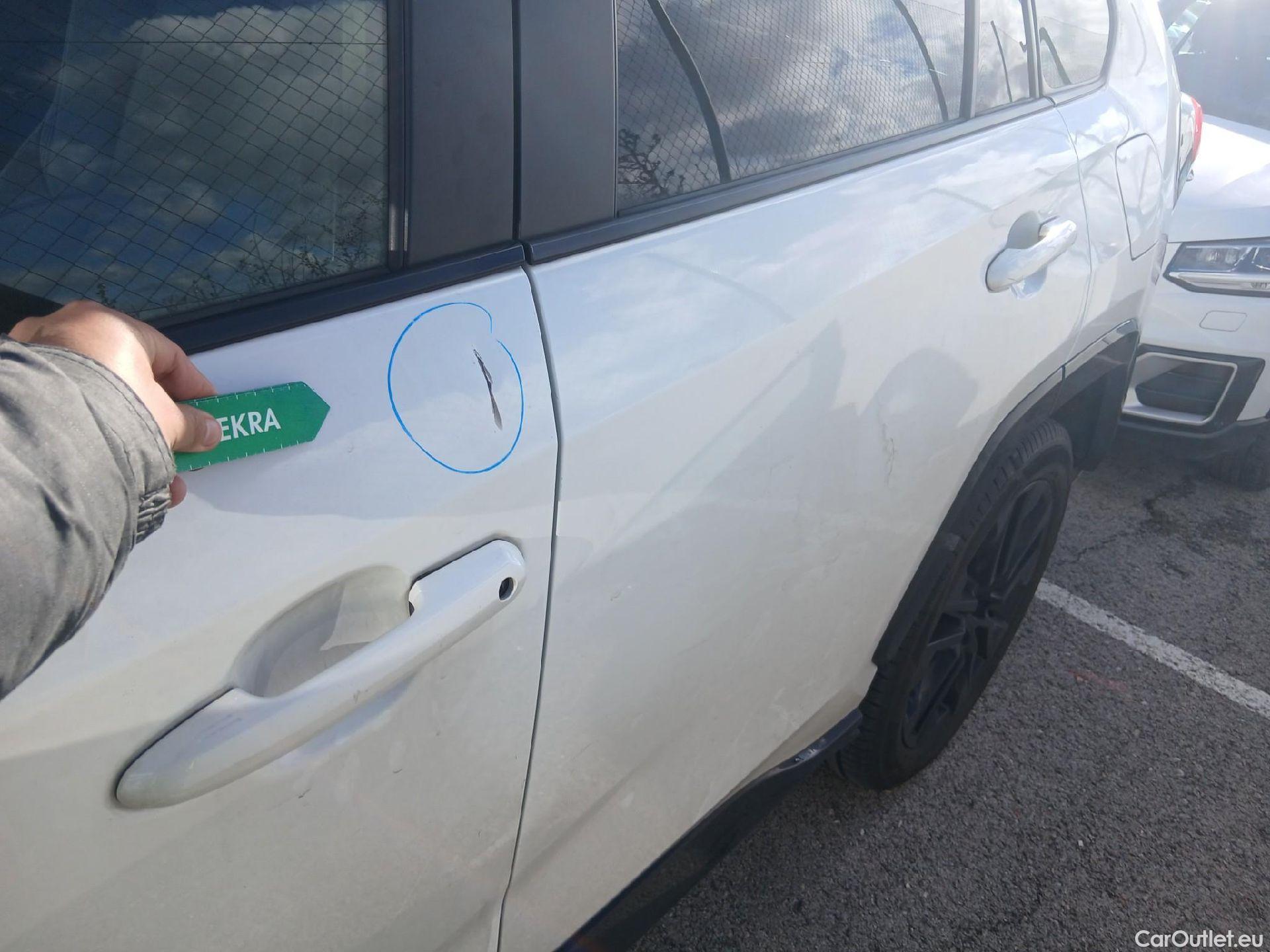  Toyota  RAV4 TOYOTA  / 2018 / 5P / todoterreno 2.5l 220H Style #19