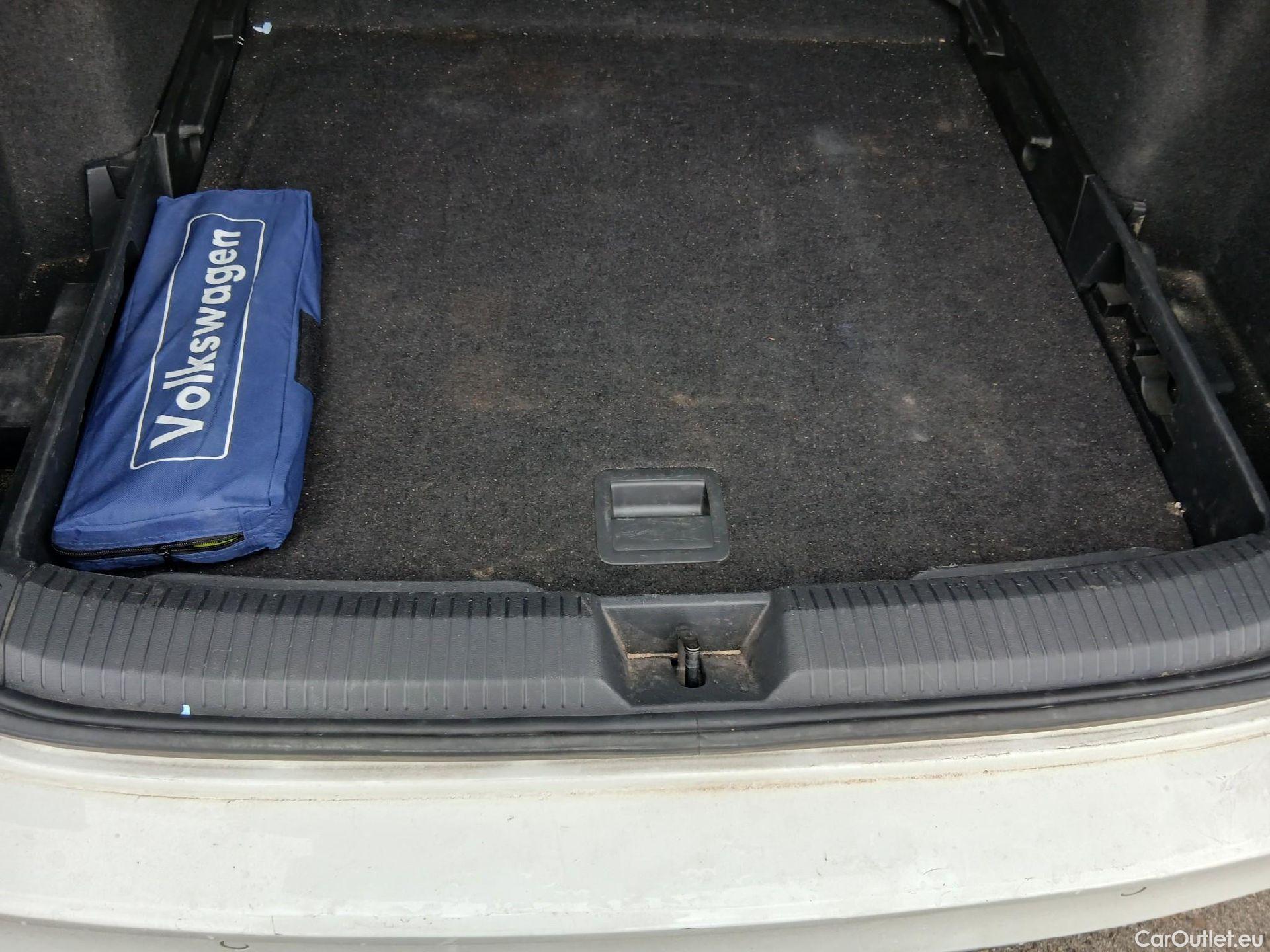  Volkswagen  Golf  VOLKSWAGEN / 2020 / 5P / familiar Life 1.0 eTSI 81kW (110CV) DSG Variant #26