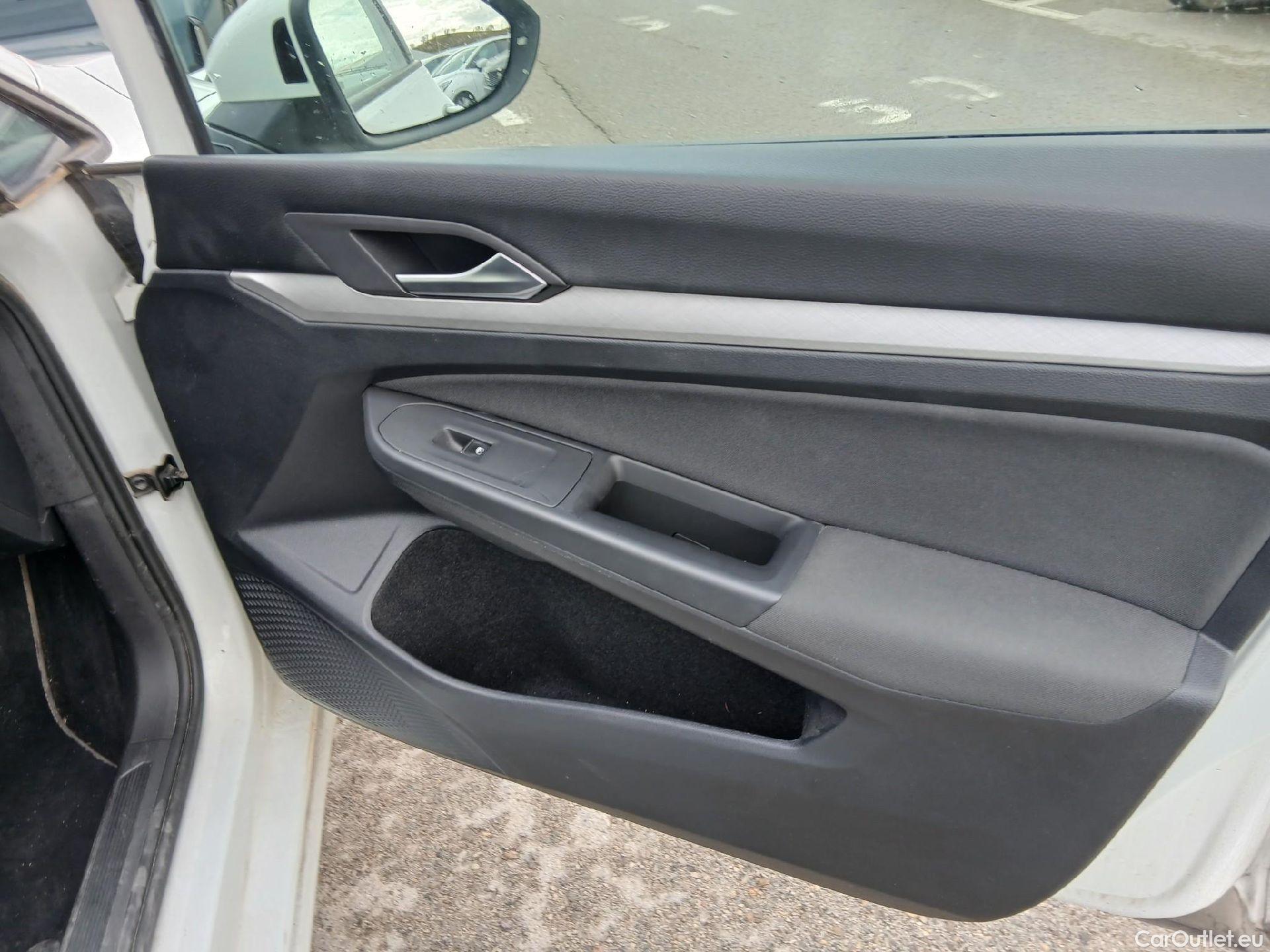  Volkswagen  Golf  VOLKSWAGEN / 2020 / 5P / familiar Life 1.0 eTSI 81kW (110CV) DSG Variant #38