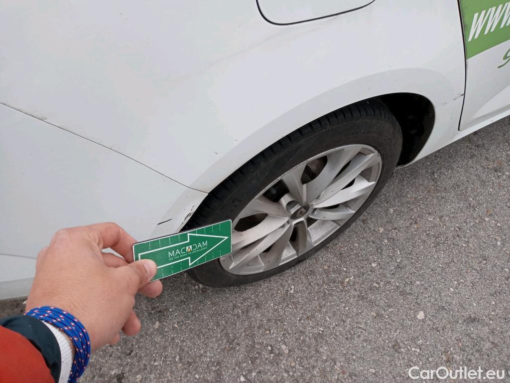  Renault  Megane RENAULT Mégane / 2015 / 5P / familiar Sp. Tourer Zen En. dCi 81kW (110CV) #20