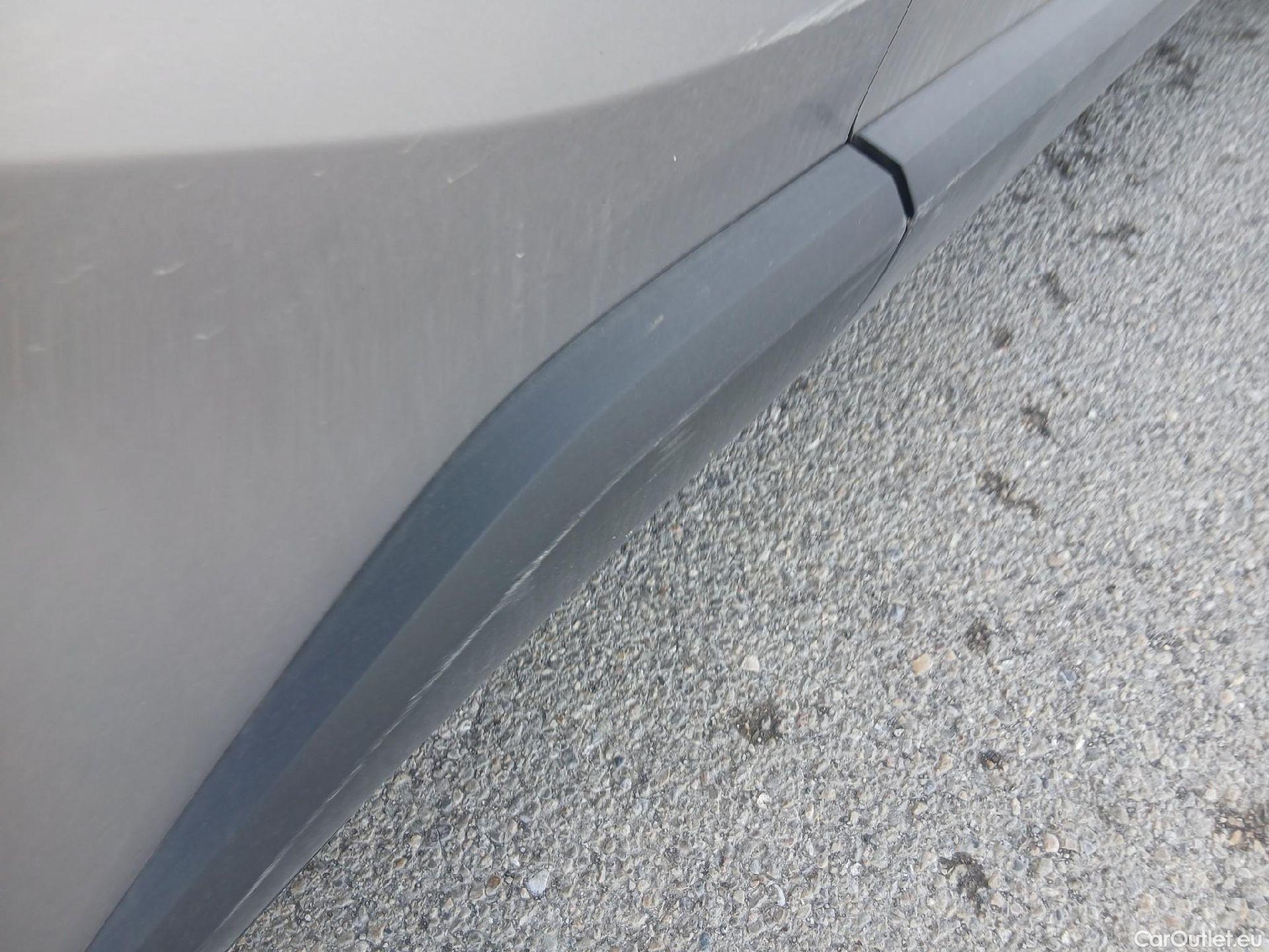  Toyota  C-HR TOYOTA  / 2016 / 5P / todoterreno 1.8 125H Advance (CX) #30