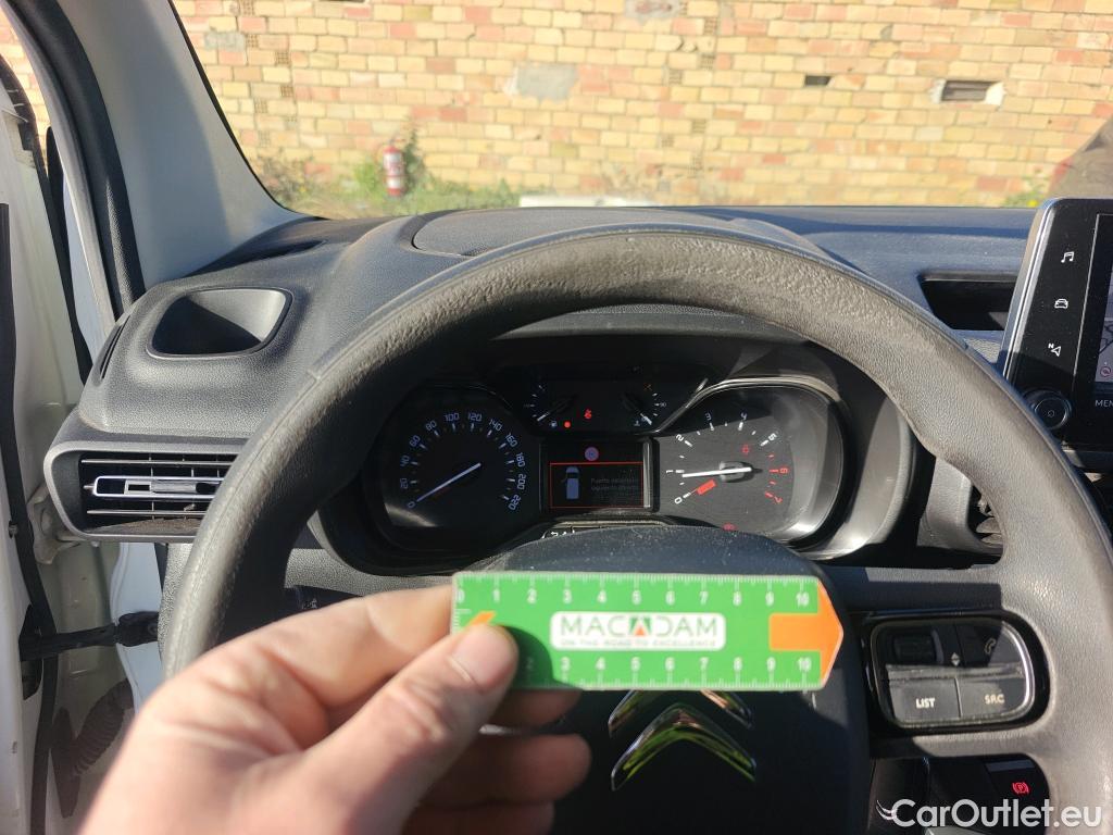  Citroen  Berlingo CITROEN  / 2018 / 5P / monovolumen compacto Talla M BlueHDi 100 S&S FEEL #39