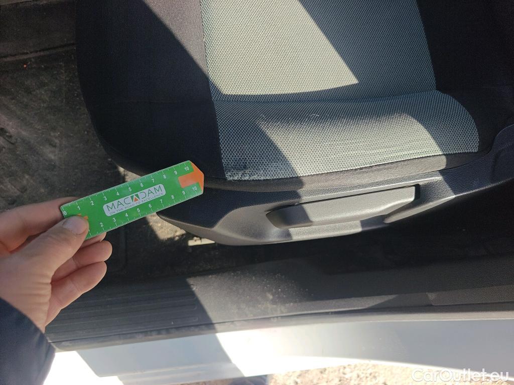  Citroen  Berlingo CITROEN  / 2018 / 5P / monovolumen compacto Talla M BlueHDi 100 S&S FEEL #30