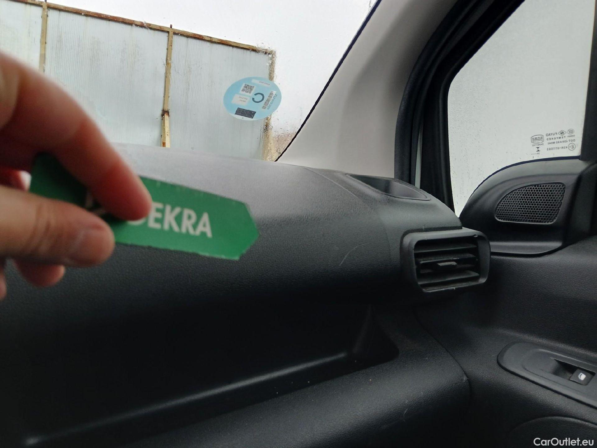  Peugeot  Partner PEUGEOT  / 2018 / 4P / furgón derivado de turismo Premium Standard 600kg BlueHDi 73kW (AC) #2