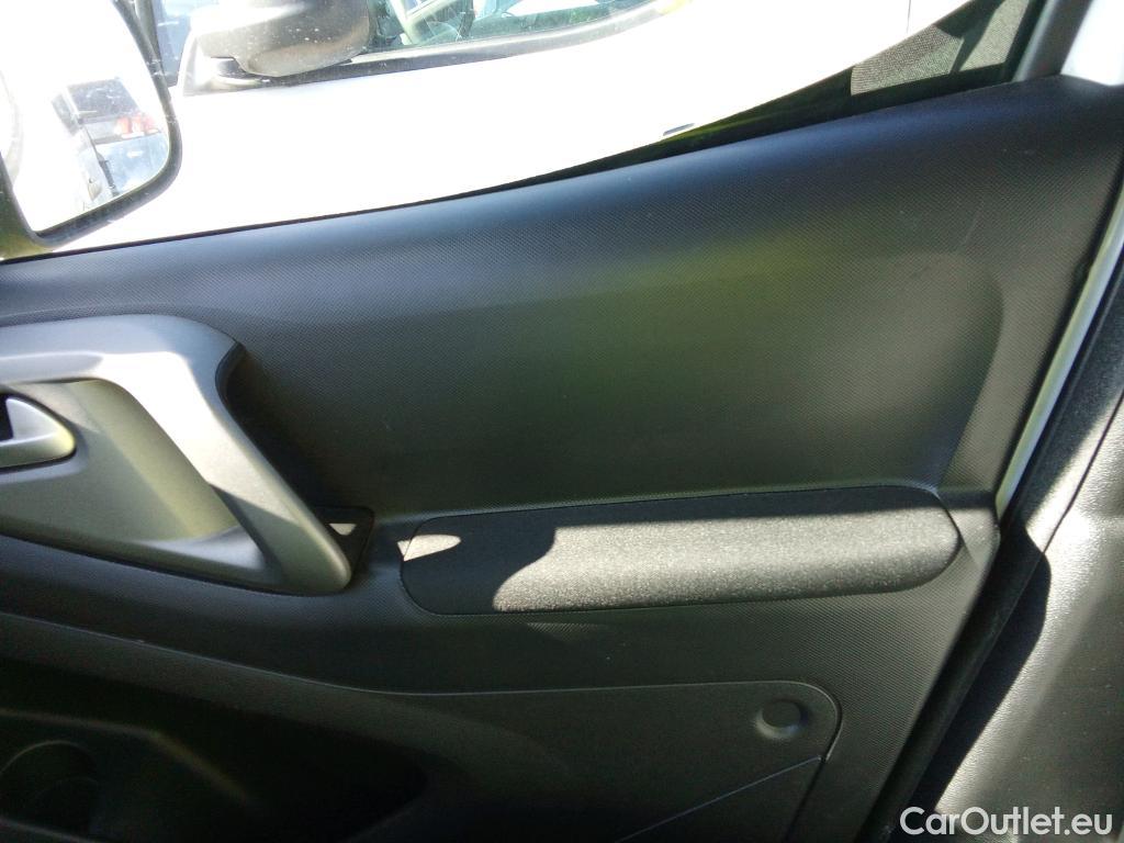  Citroen  Berlingo CITROEN  / 2015 / 4P / combi Multispace LIVE Edit.BlueHDi 74KW (100CV #19