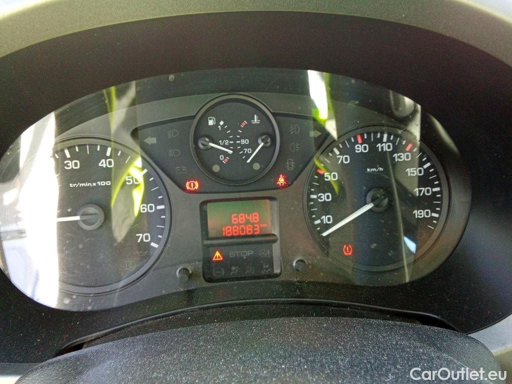  Citroen  Berlingo CITROEN  / 2015 / 4P / combi Multispace LIVE Edit.BlueHDi 74KW (100CV #26