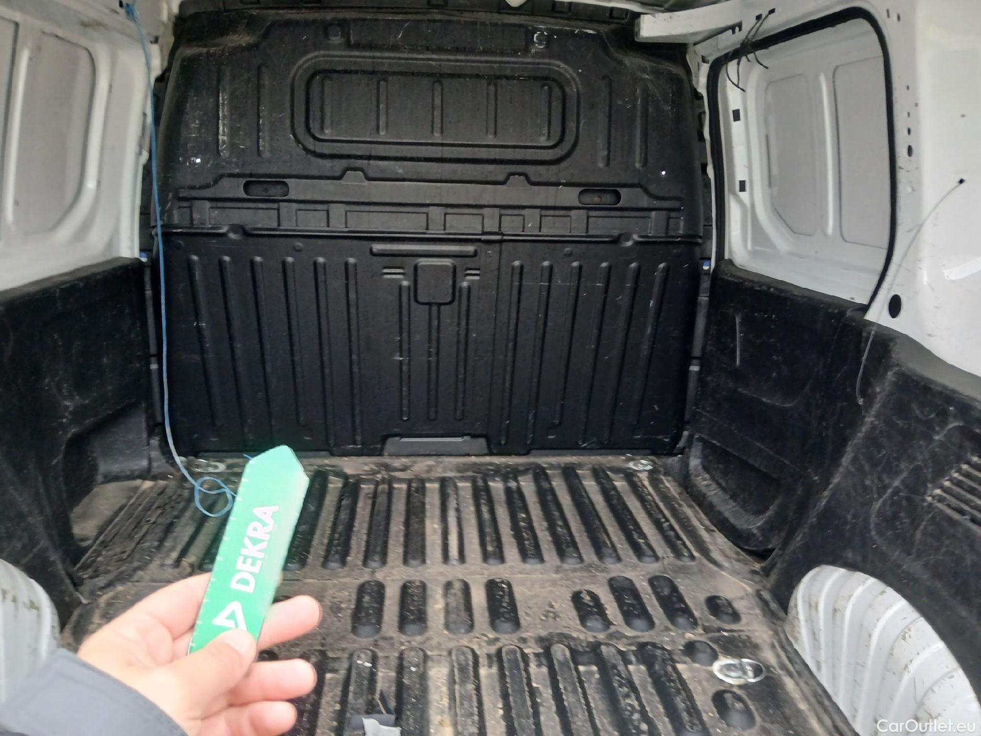  Peugeot  Partner PEUGEOT  / 2018 / 4P / furgón derivado de turismo Premium Standard 600kg BlueHDi 73kW (AC) #6