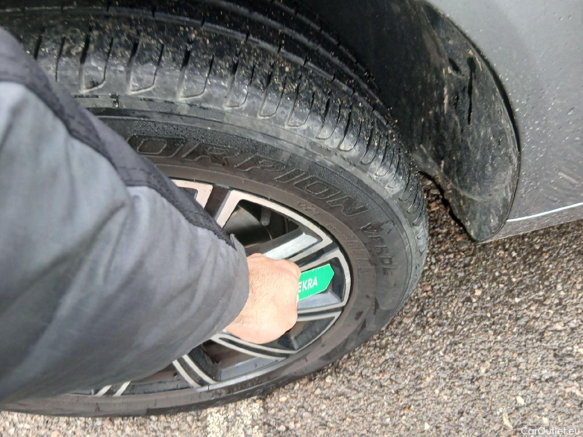  Volvo  XC60 VOLVO  / 2017 / 5P / todoterreno 2.0 T6 AWD Recharge Inscription Auto (AC) #4