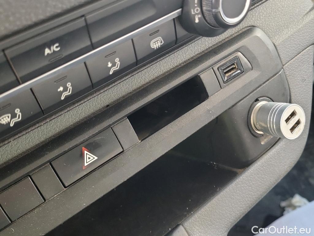  Peugeot  Expert PEUGEOT  Furgón Pro 2.0 BlueHDi 120 S&S Standard #68