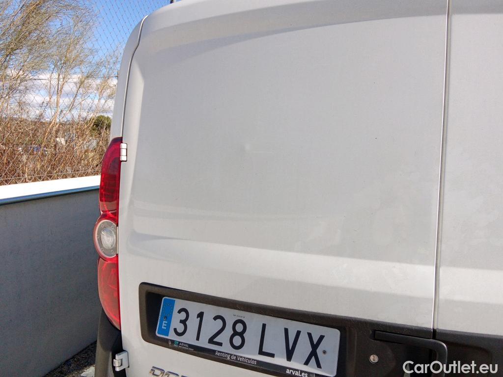  Fiat  Doblo FIAT Doblò Cargo/2015/4P/furgón derivado de turismo Cargo SX 1.6 Mjet 66kW (90CV) (AC) #32