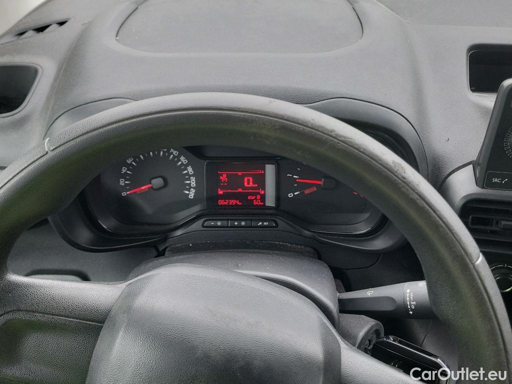  Citroen  Berlingo CITROEN  / 2018 / 3P / furgón derivado de turismo Talla M BlueHDi 100 CONTROL #25