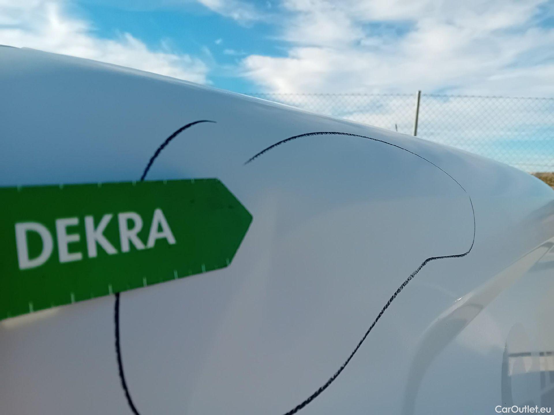  Fiat  Doblo FIAT Doblò Cargo/2015/3P/furgón derivado de turismo Cargo Base 1.3 Multijet 70kW (95CV) #25