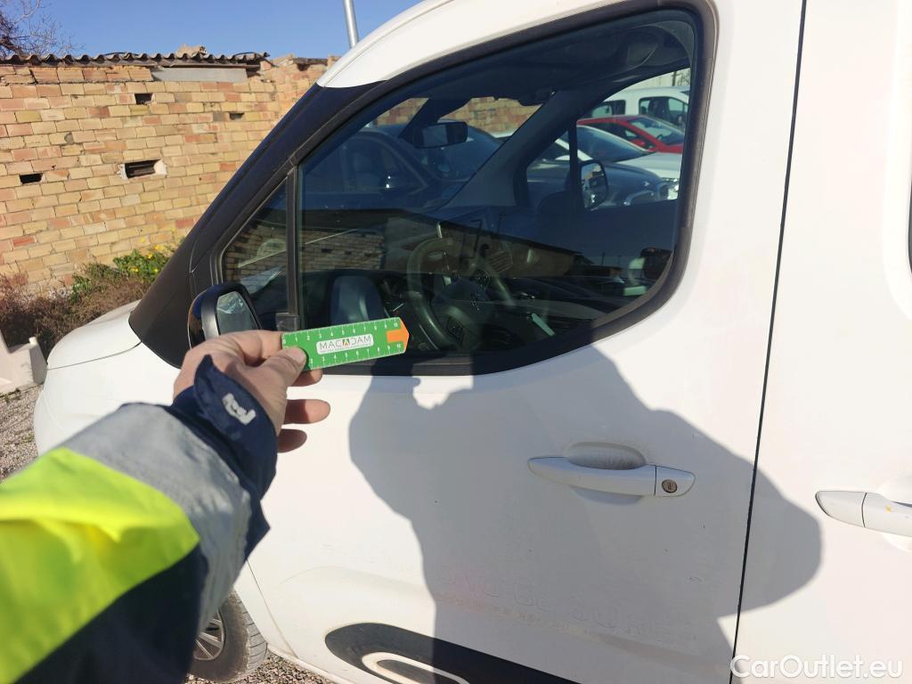  Citroen  Berlingo CITROEN  / 2018 / 5P / monovolumen compacto Talla M BlueHDi 100 S&S FEEL #27