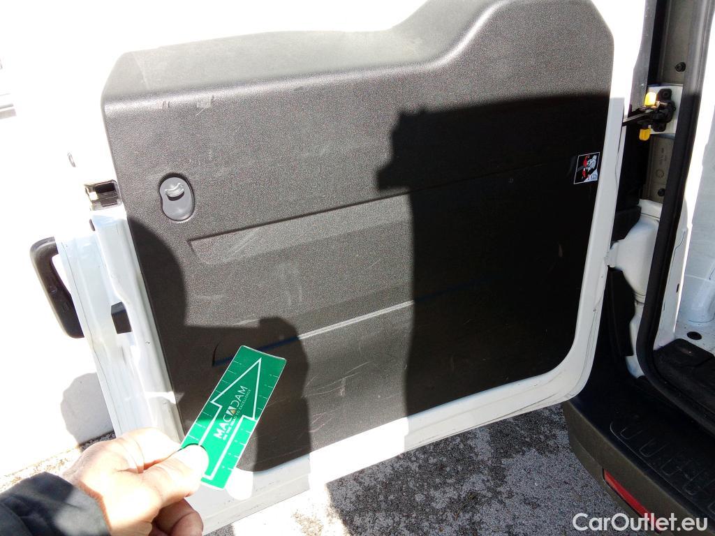  Fiat  Doblo FIAT Doblò Cargo/2015/4P/furgón derivado de turismo Cargo SX 1.6 Mjet 66kW (90CV) (AC) #13