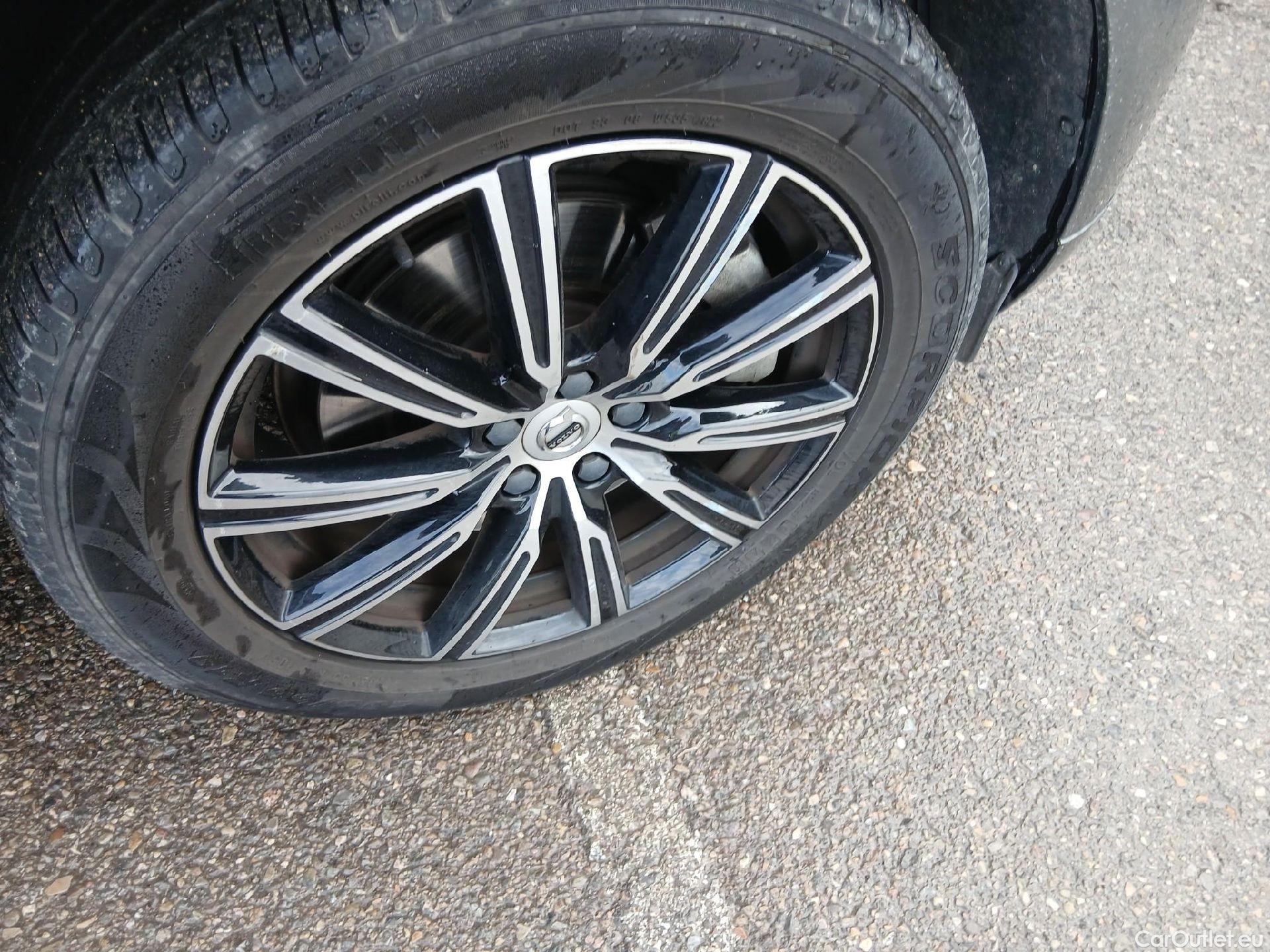  Volvo  XC60 VOLVO  / 2017 / 5P / todoterreno 2.0 T6 AWD Recharge Inscription Auto (AC) #13