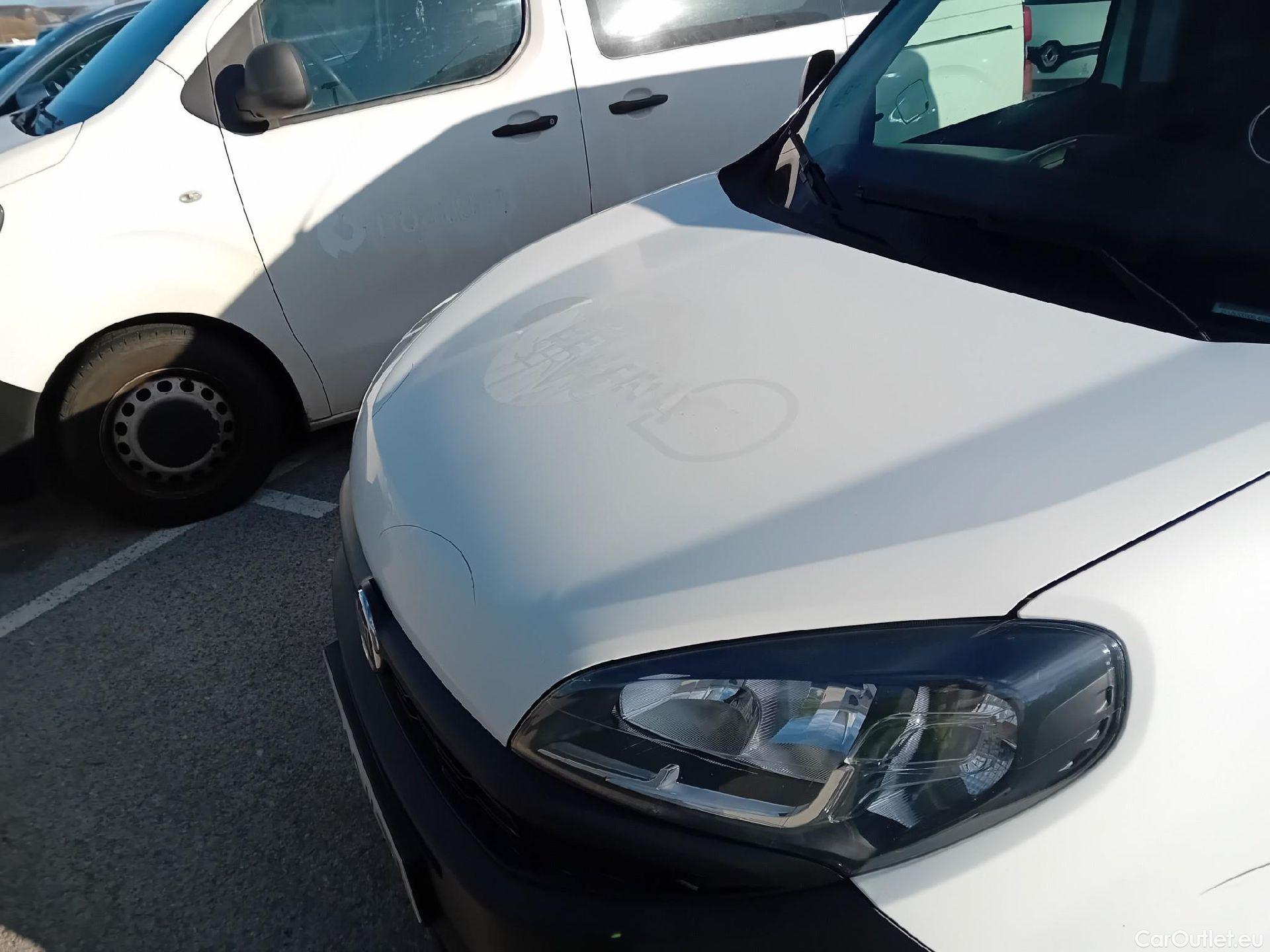  Fiat  Doblo FIAT Doblò Cargo/2015/3P/furgón derivado de turismo Cargo Base 1.3 Multijet 70kW (95CV) #5