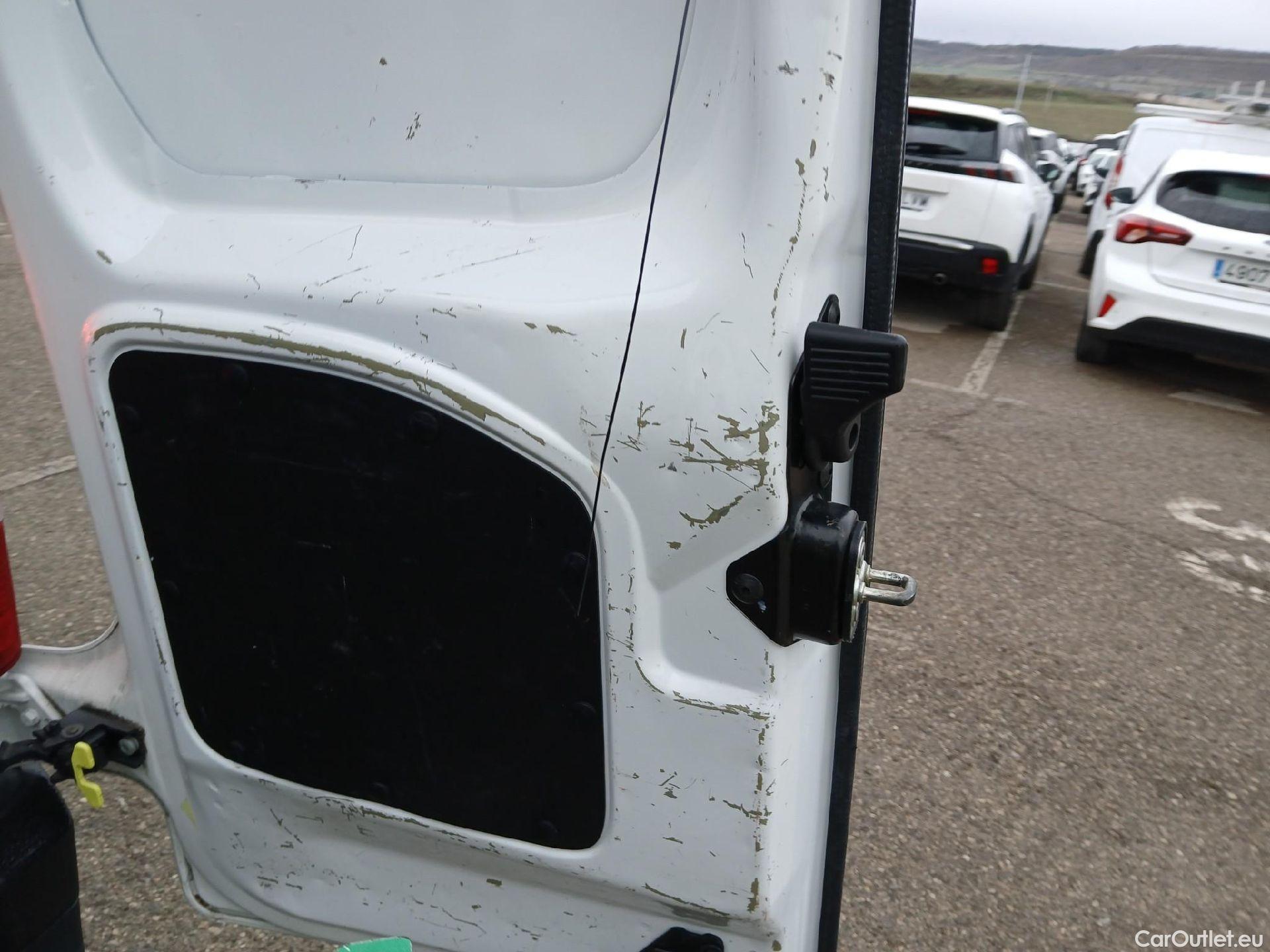  Peugeot  Partner PEUGEOT  / 2018 / 4P / furgón derivado de turismo Premium Standard 600kg BlueHDi 73kW (AC) #3