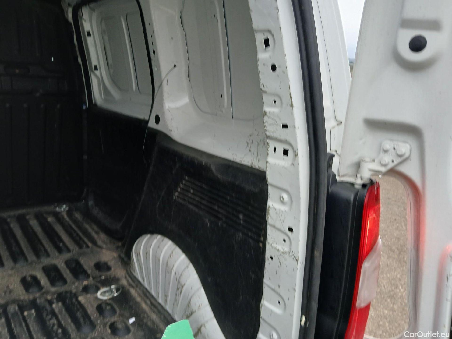  Peugeot  Partner PEUGEOT  / 2018 / 4P / furgón derivado de turismo Premium Standard 600kg BlueHDi 73kW (AC) #4