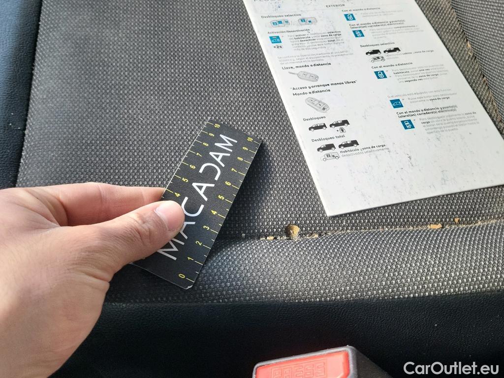  Peugeot  Expert PEUGEOT  Furgón Pro 2.0 BlueHDi 120 S&S Standard #54