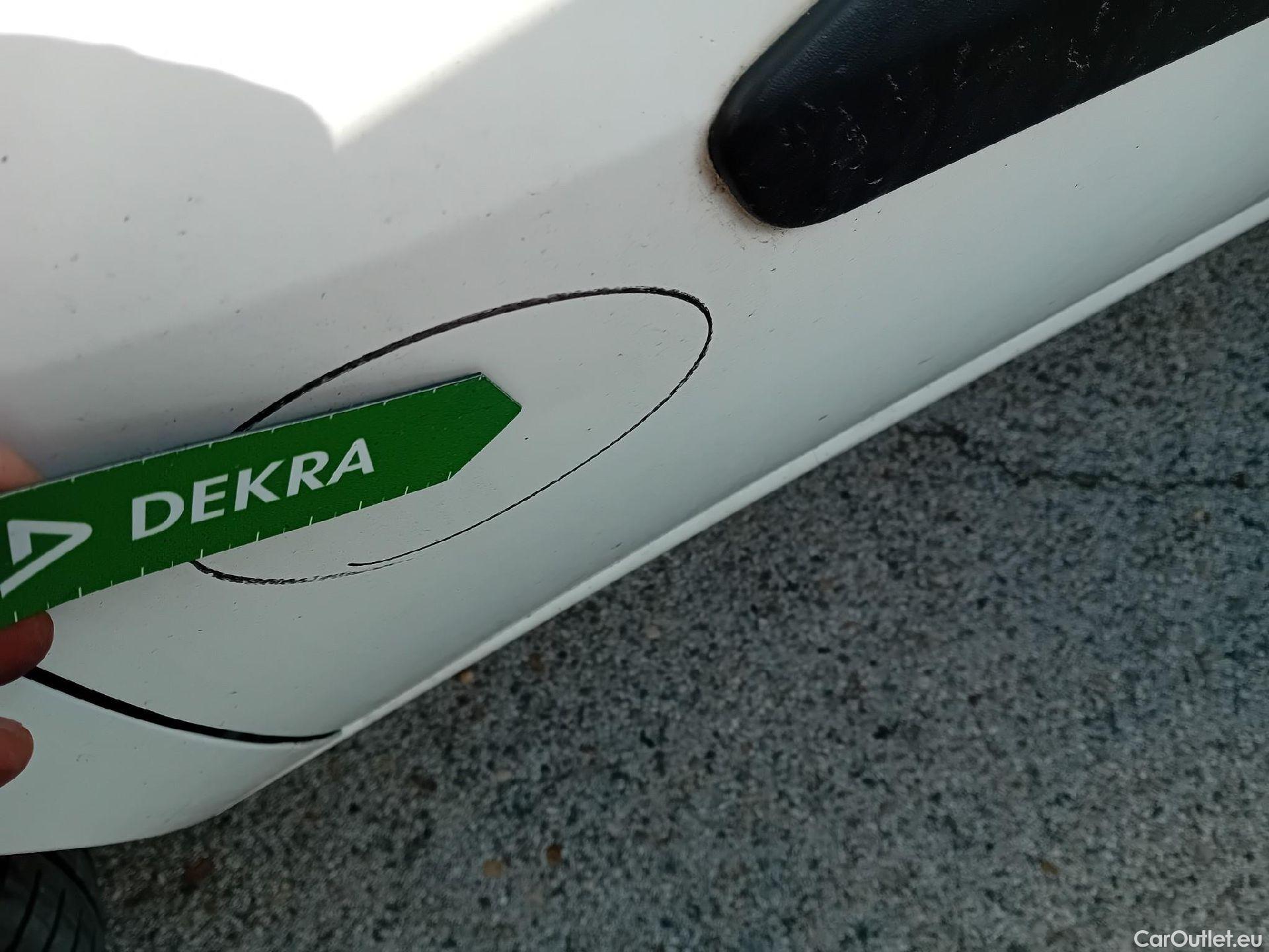  Fiat  Doblo FIAT Doblò Cargo/2015/3P/furgón derivado de turismo Cargo Base 1.3 Multijet 70kW (95CV) #11