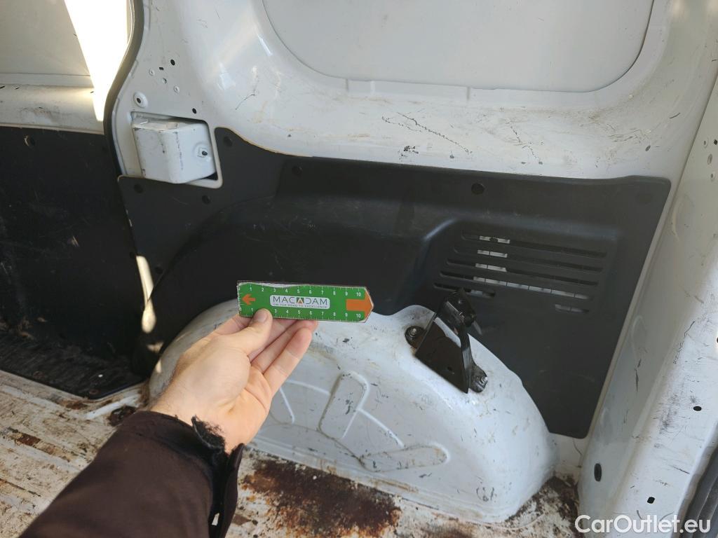  Renault  Kangoo  II Furgón Professional 1.5 dCi 90CV MT5 E6 #15