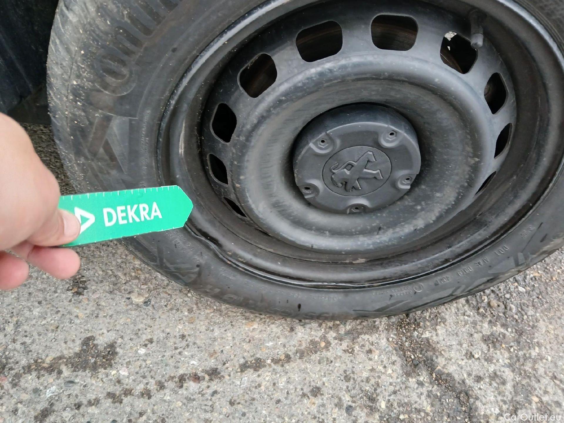  Peugeot  Partner PEUGEOT  / 2018 / 4P / furgón derivado de turismo Premium Standard 600kg BlueHDi 73kW (AC) #42