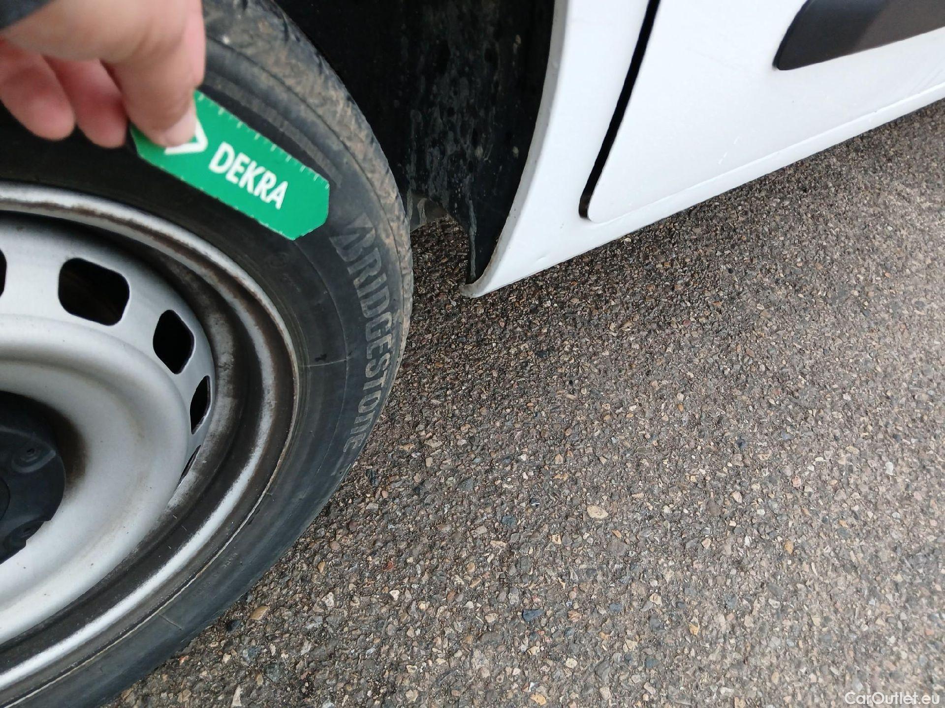  Peugeot  Partner PEUGEOT  / 2018 / 4P / furgón derivado de turismo Premium Standard 600kg BlueHDi 73kW (AC) #38