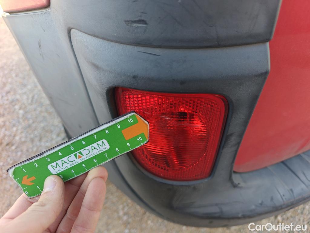  Renault  Kangoo  II Furgón Professional 1.5 dCi 90CV MT5 E6 #112