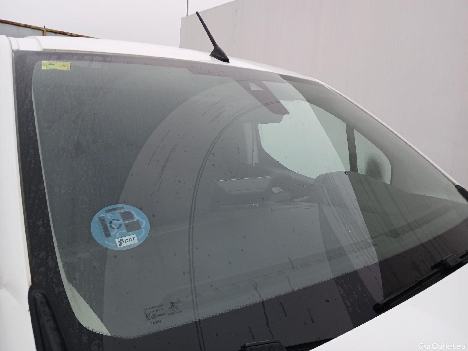  Peugeot  Partner PEUGEOT  / 2018 / 4P / furgón derivado de turismo Premium Standard 600kg BlueHDi 73kW (AC) #20