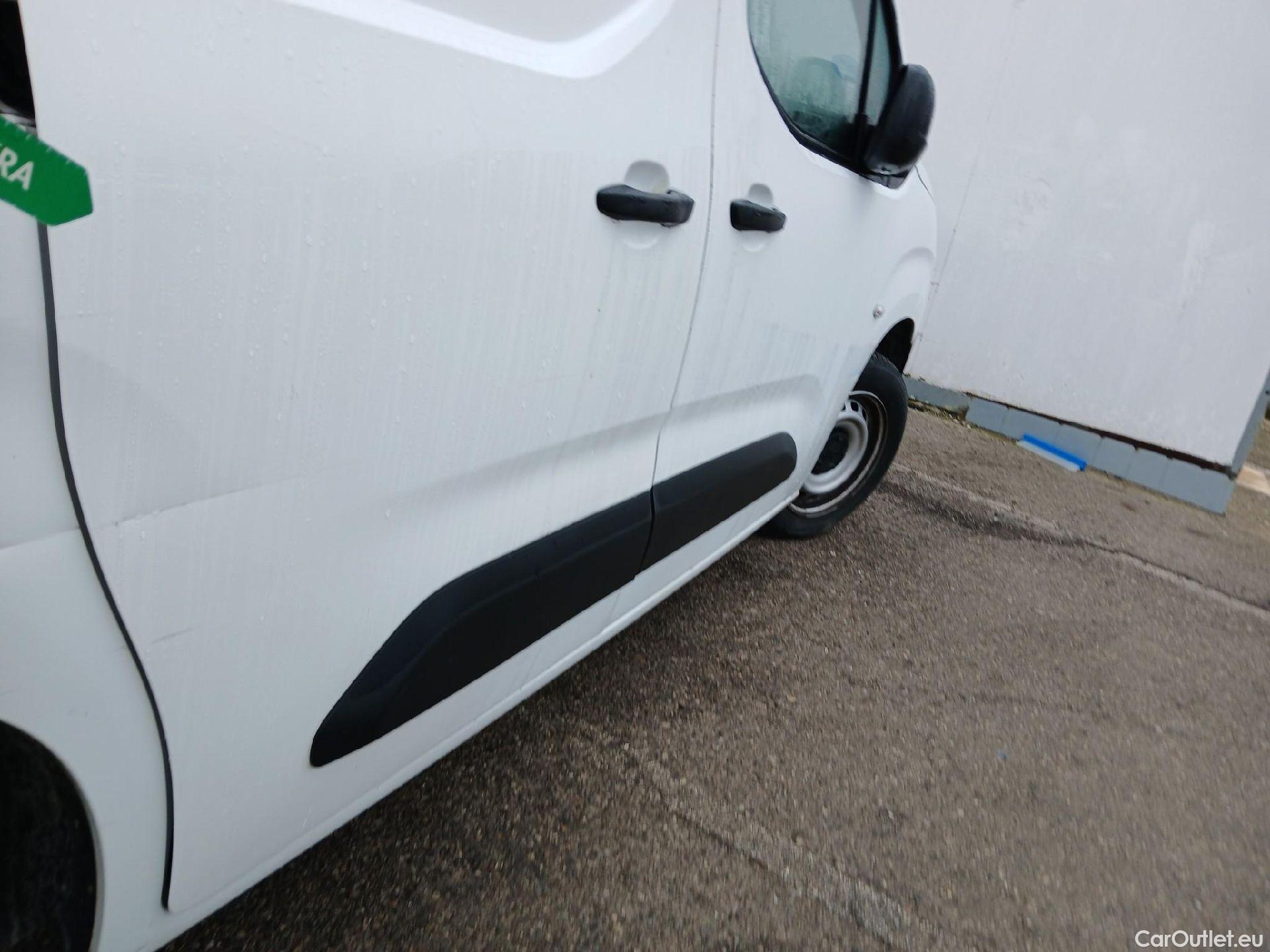  Peugeot  Partner PEUGEOT  / 2018 / 4P / furgón derivado de turismo Premium Standard 600kg BlueHDi 73kW (AC) #16